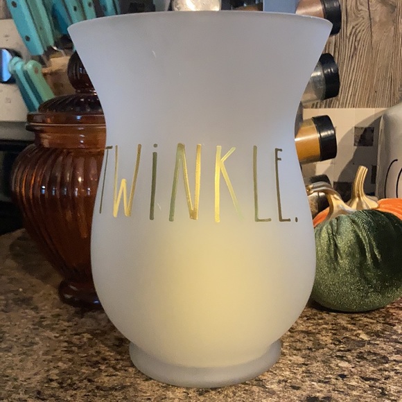 Twinkle Rae Dunn. Vase - Picture 5 of 5